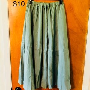 Elegant Green Women's Skirt
